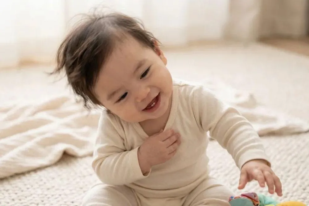 Gerakan Aneh Bayi yang Ternyata Tanda Perkembangan Sehat