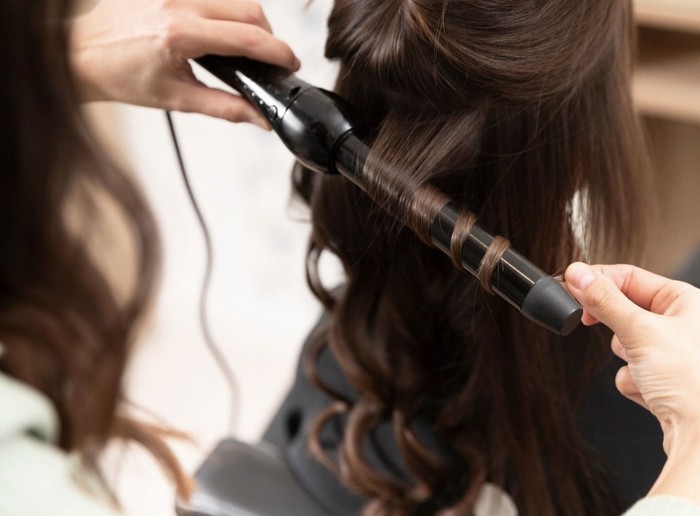 5 Kesalahan Catokan Rambut yang Membuat Rambut Rapuh