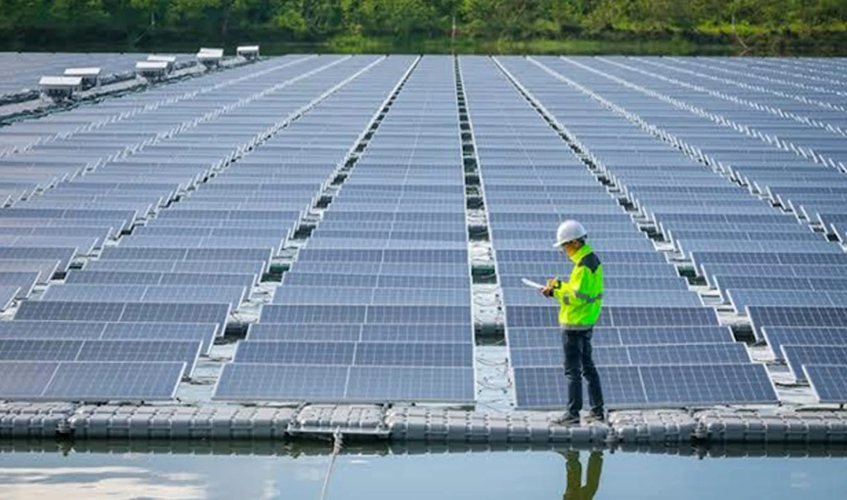 PLTS 100 GWp: Rp1.140 Triliun untuk Mengubah Peta Energi