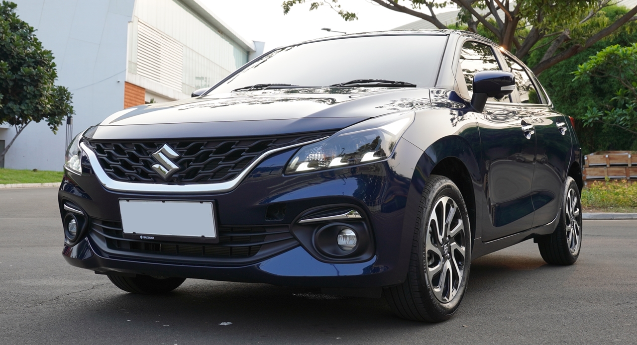 Suzuki Amenity vs Suzuki Baleno Bekas: Mana Hatchback Murah Irit yang Tepat?