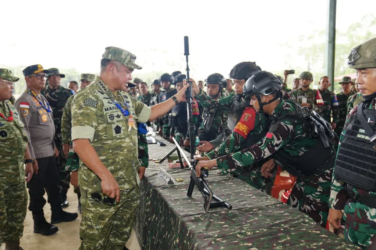 Pemeriksaan Senjata hingga Puslatpur: Menguji Kesiapan di Perbatasan