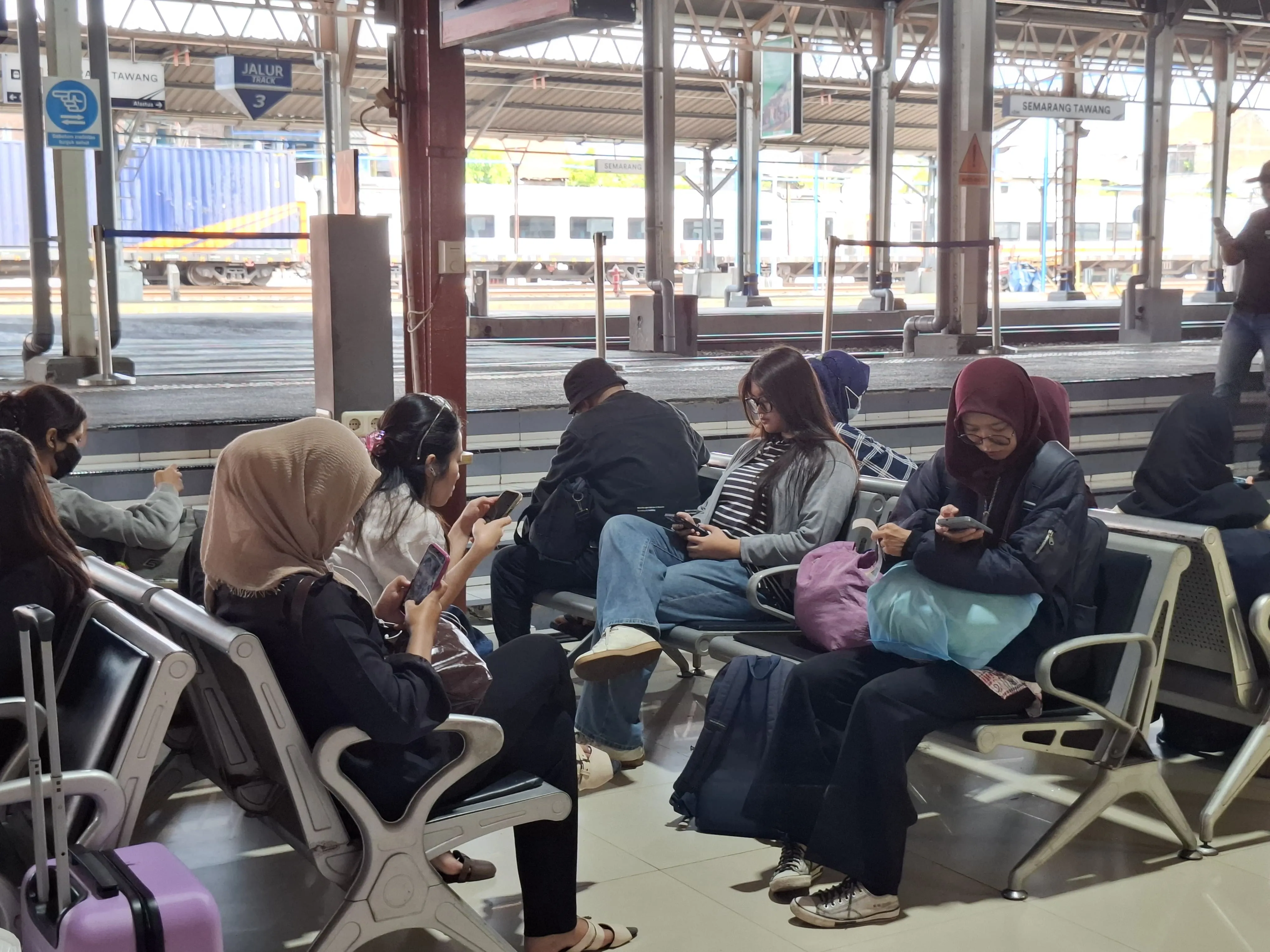 Penumpang Perempuan Kereta Api Naik 9,37%: Saatnya Keamanan Jadi Tolak Ukur Layanan