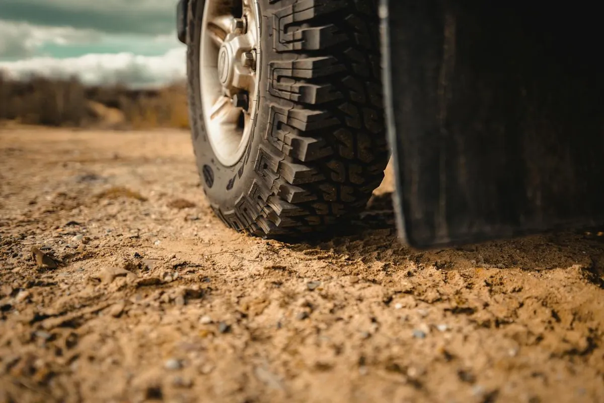 Tekanan Ban Mobil Ideal: Cara Cek dan Atur yang Benar