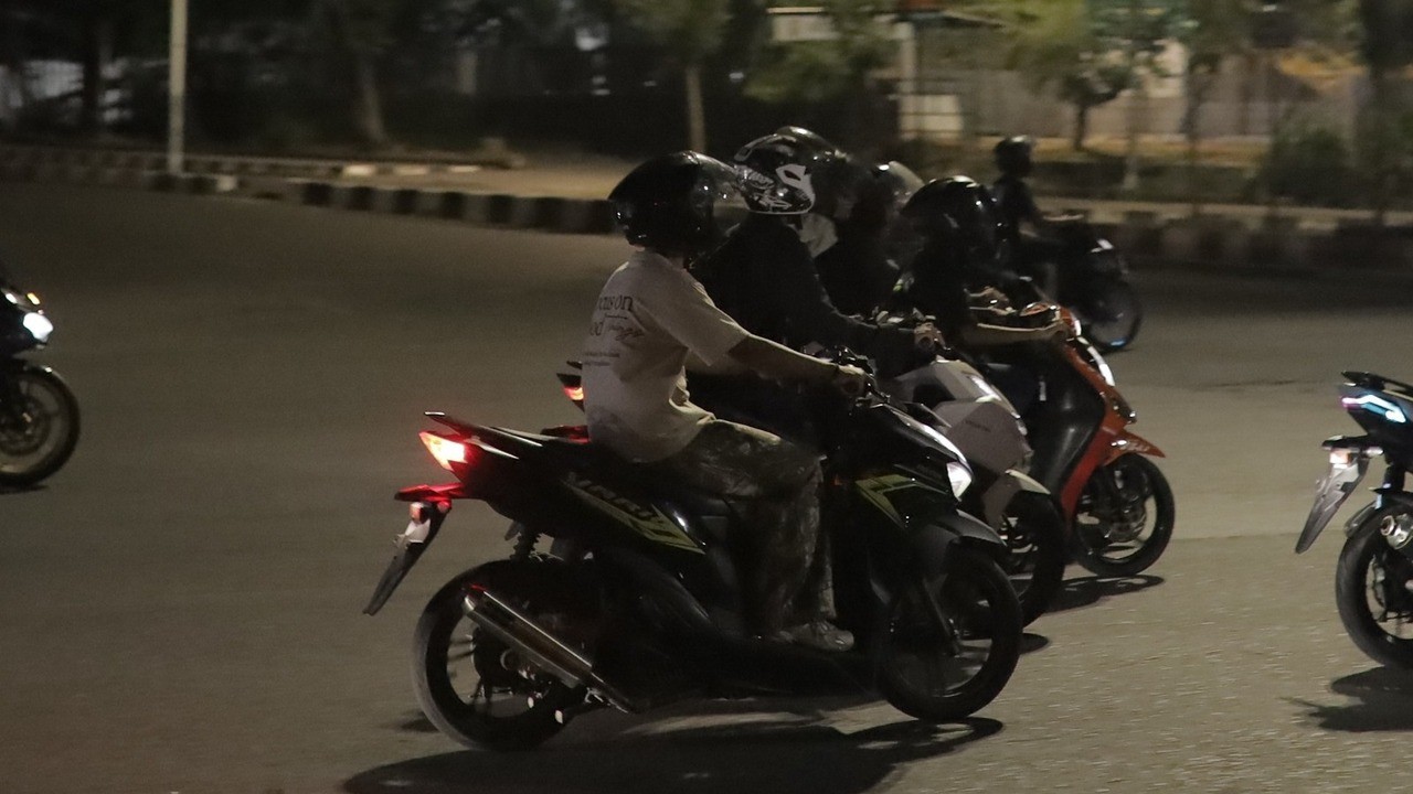 5 Persiapan Wajib Sebelum Berkendara Malam Hari