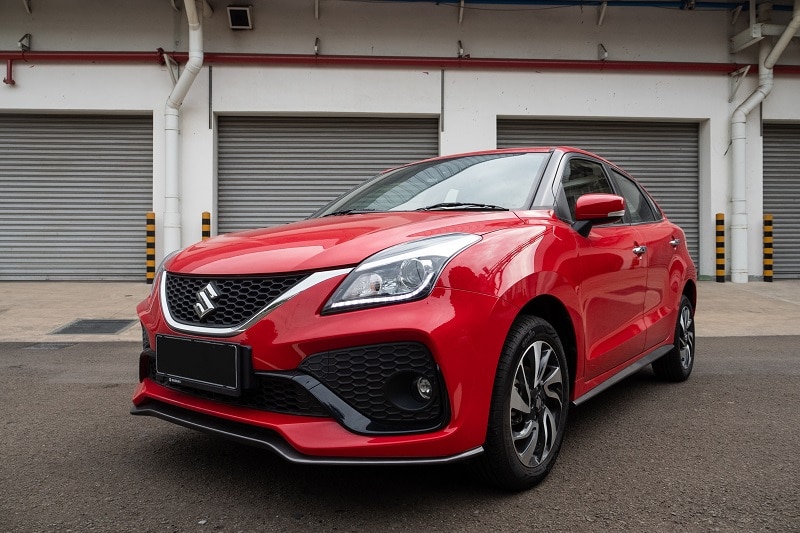 Suzuki Amenity vs Suzuki Baleno Bekas: Mana Hatchback Murah Irit yang Tepat?