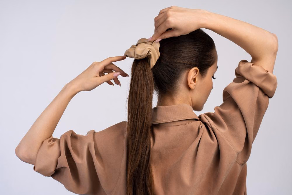 7 Kebiasaan Sehari-hari yang Diam-Diam Merusak Rambut