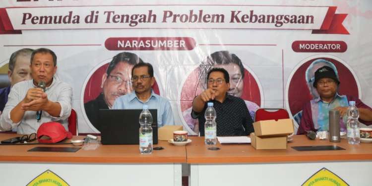 Panduan Orang Tua Menghadapi Fanatisme Digital Anak