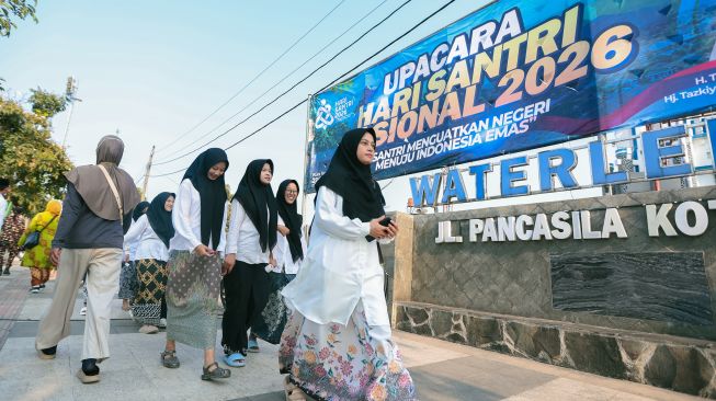 Enam Dukungan untuk Santri: Beasiswa hingga Pesantren Aman