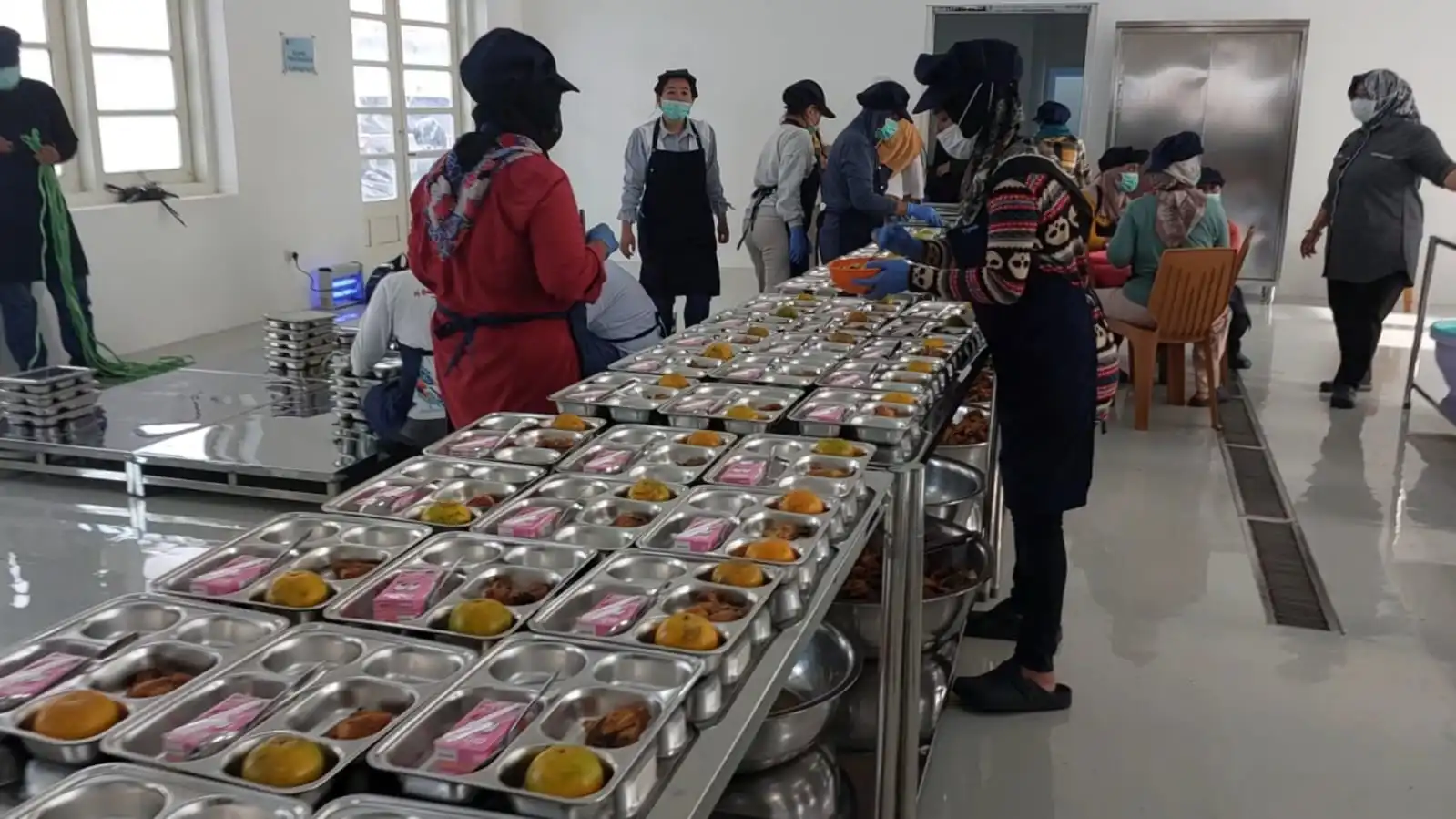 Keracunan MBG di Cirebon: Telur Puyuh dan Tuntutan Penutupan Dapur