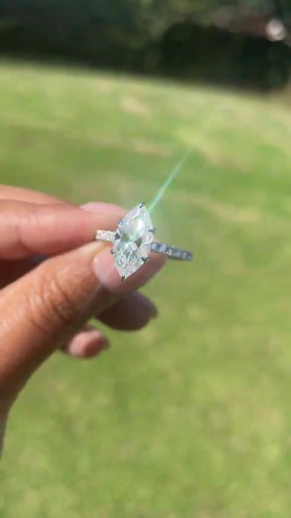 Cincin Moissanite Lagi Ramai di FYP, Ini Cara Aku Bedain yang Asli dari yang Sekadar Zircon