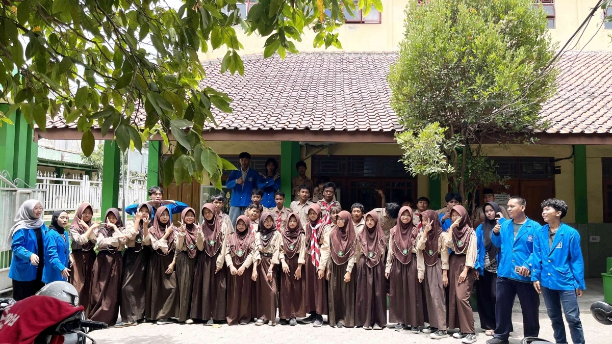 Mahasiswa Bawa Keterampilan Digital Praktis ke Sekolah