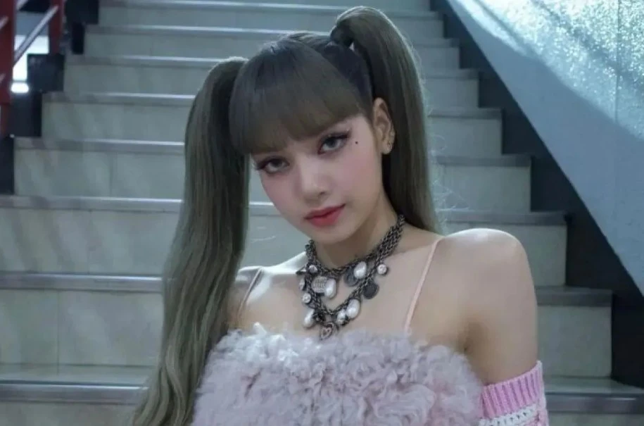 Lisa Menata Arah Solo Lewat EP Press Play