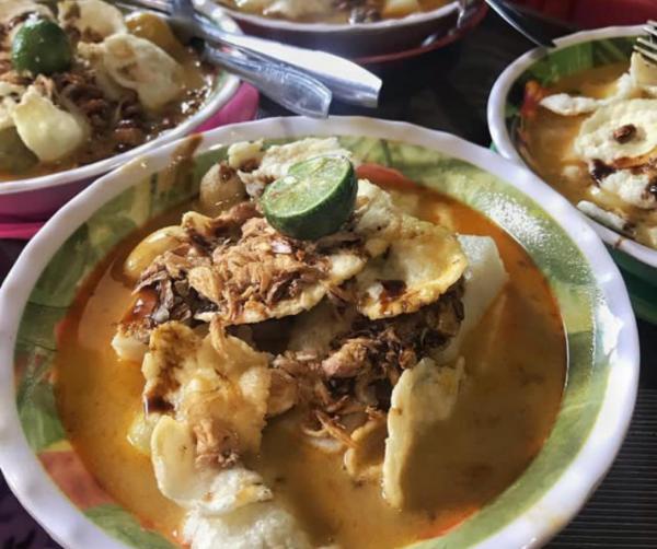 Lima Kuliner Legendaris Bandung yang Masih Ramai Antrian