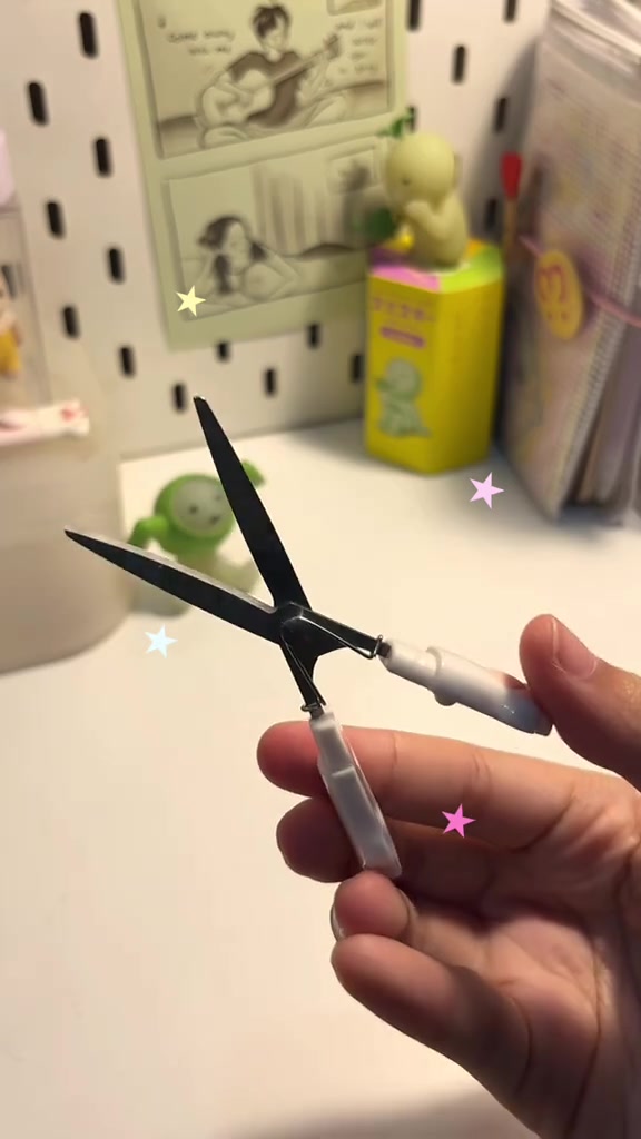 Gunting Mini Model Pulpen atau Lipat: Pilih yang Mana?