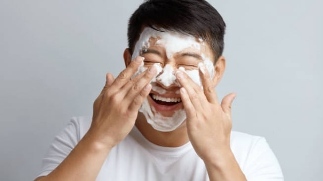 5 Sabun Cuci Muka Murah untuk Kulit Berminyak