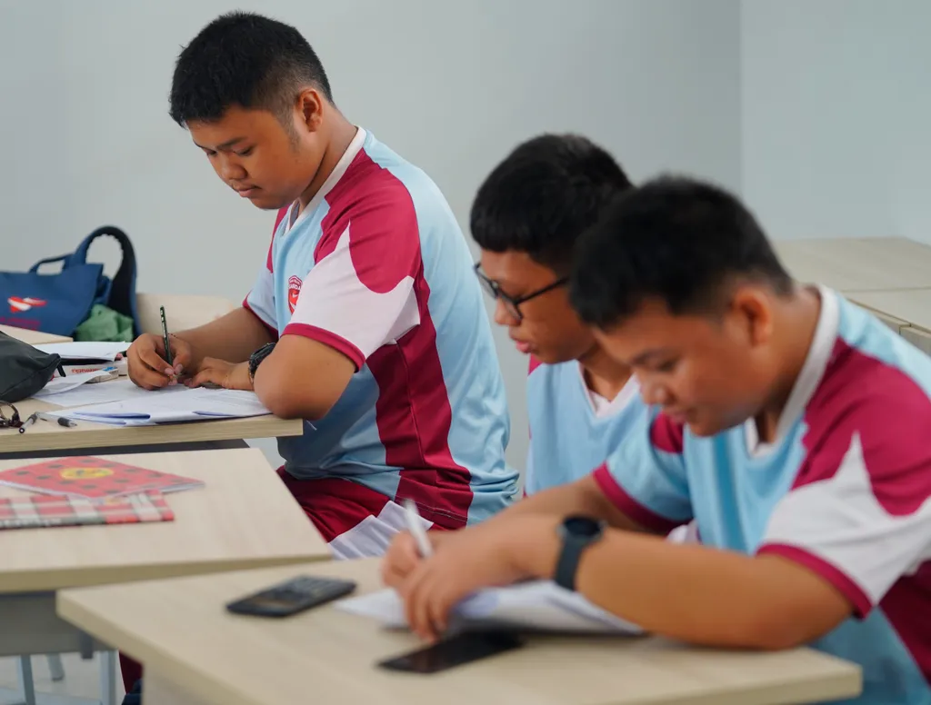 Kapan Ponsel Harus Disimpan, dan Kapan Boleh Dipakai untuk Belajar?