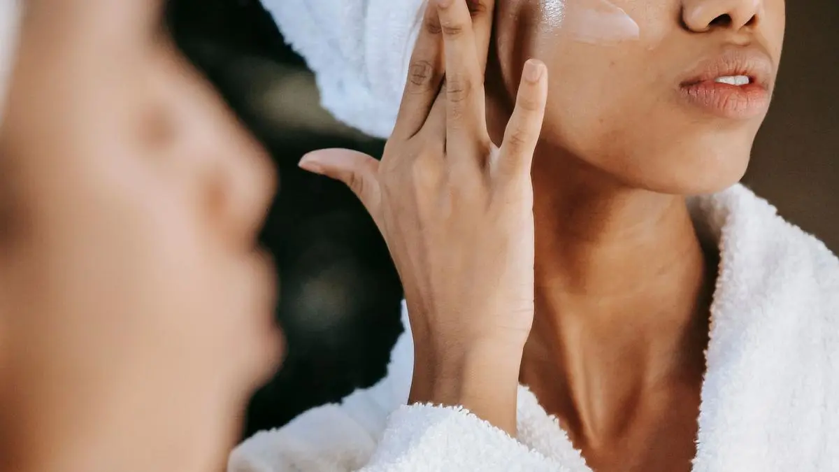 Strategi Sunscreen untuk Mencegah dan Memudarkan Flek Hitam