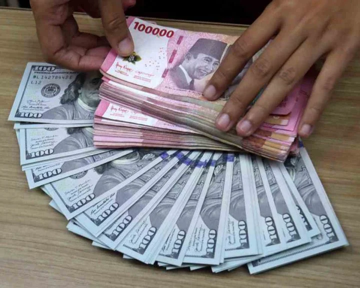 Rupiah di Titik Terlemah: Tiga Risiko yang Bisa Menambah Tekanan