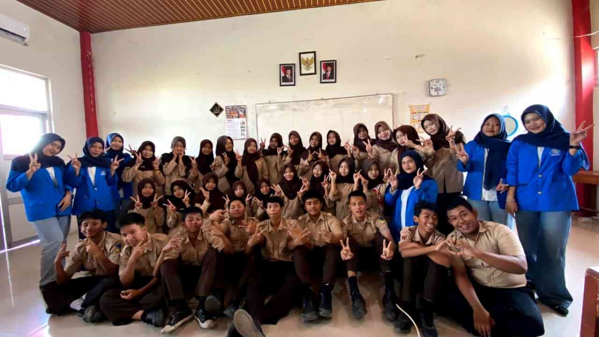 Mahasiswa Bawa Keterampilan Digital Praktis ke Sekolah
