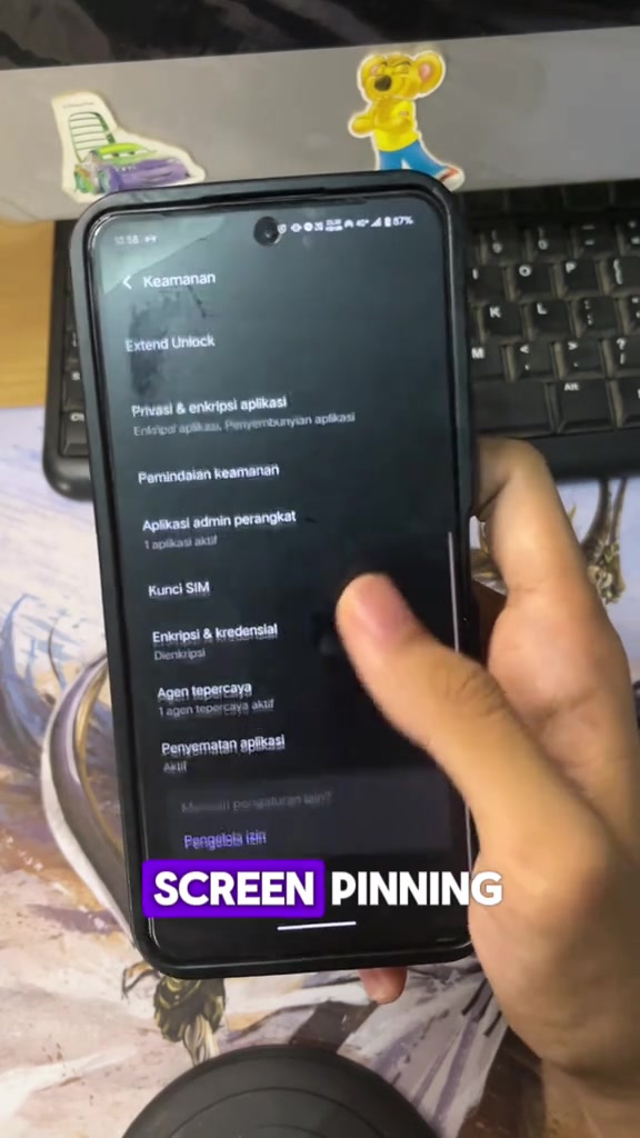 Menu Keamanan Android menampilkan opsi Penyematan aplikasi