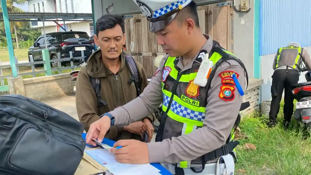Operasi Patuh: Tilang dan Teguran di Dua Daerah