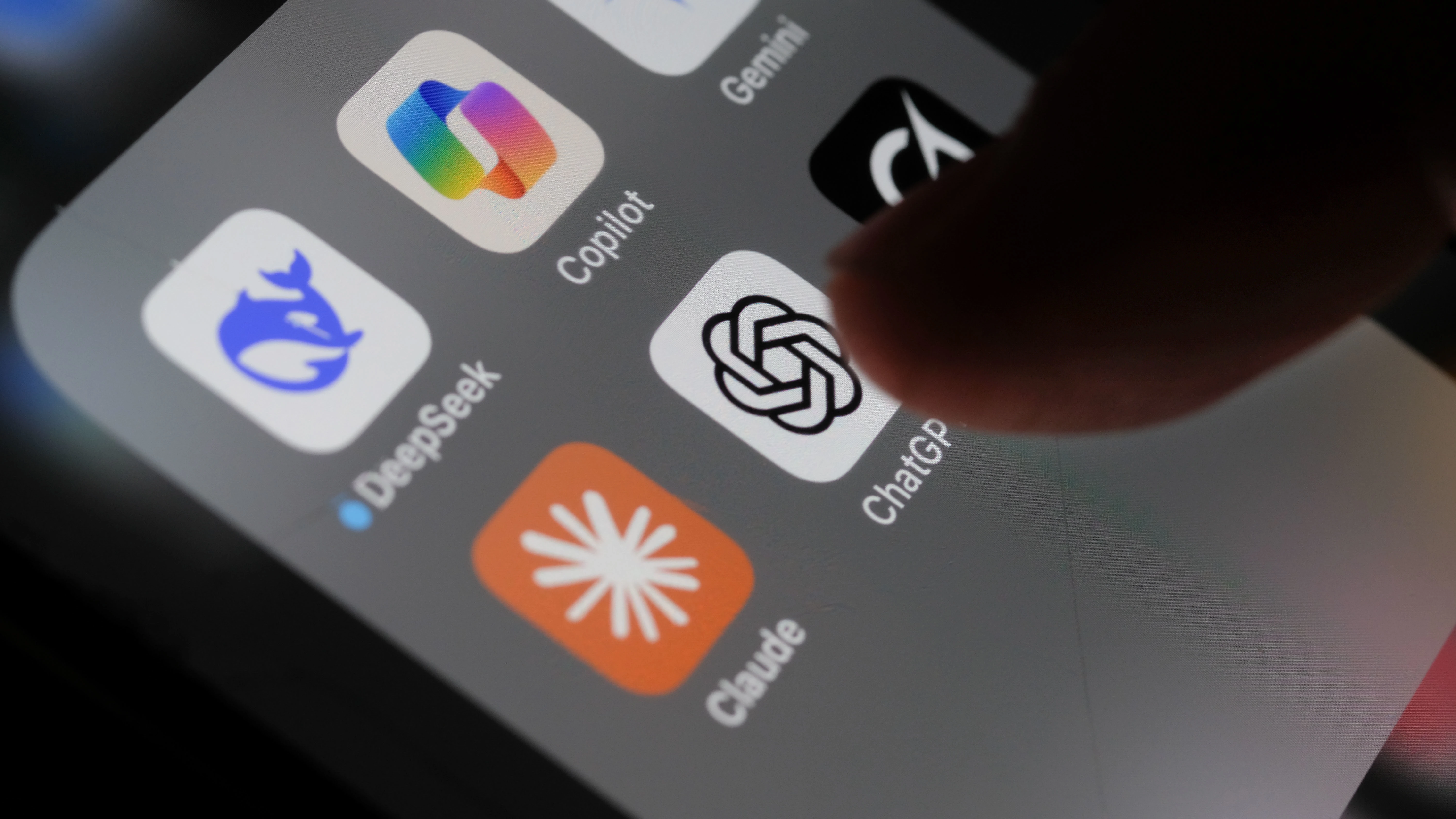 Risiko Tersembunyi Chatbot AI: Cegah Data Perusahaan Bocor