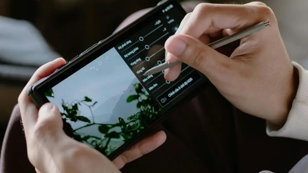 iQOO 15 vs iQOO 16: Flagship Mana yang Lebih Layak?