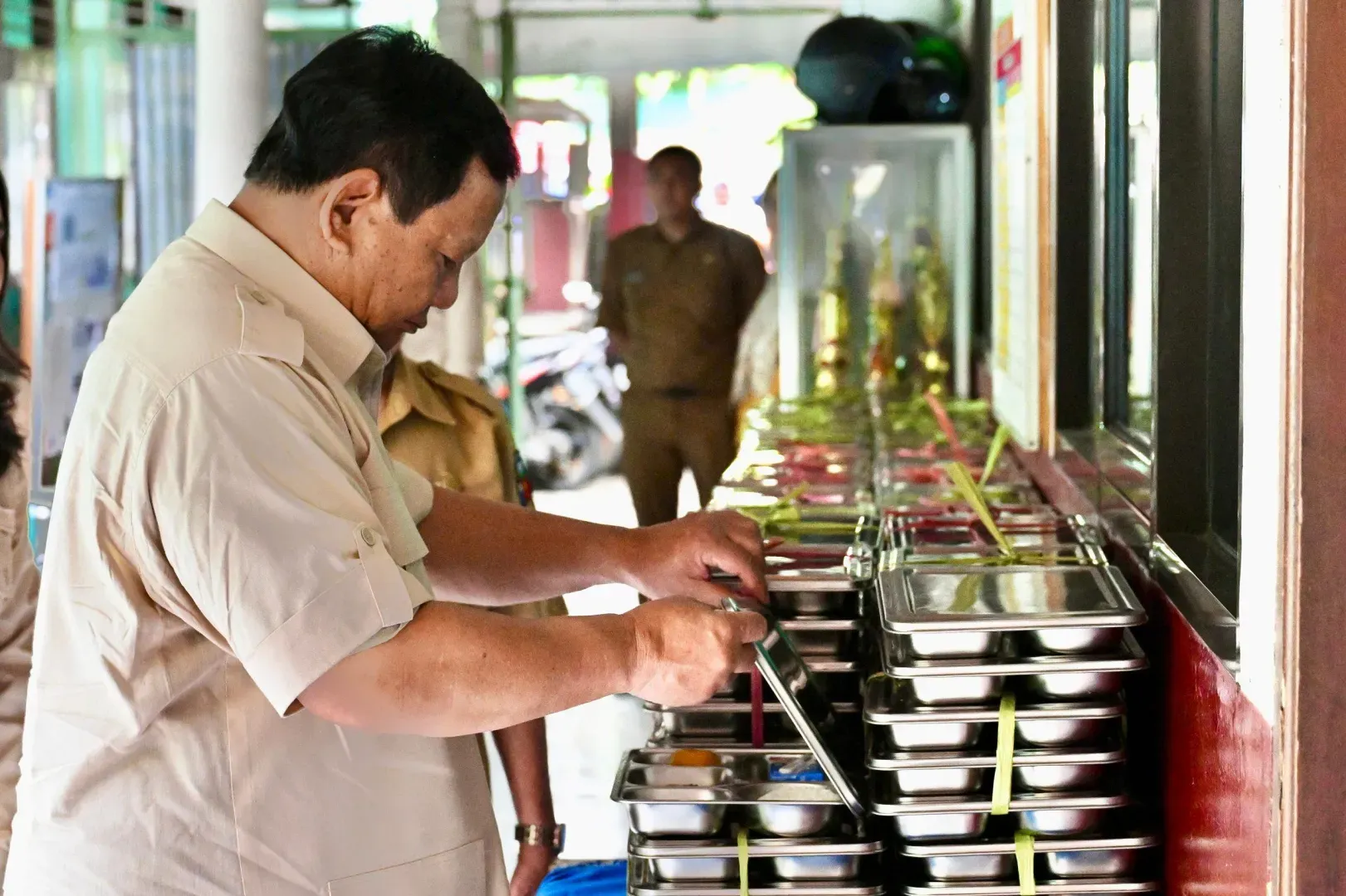 Survei Ekonom Soroti Masa Depan MBG: Mayoritas Ingin Program Dibatasi