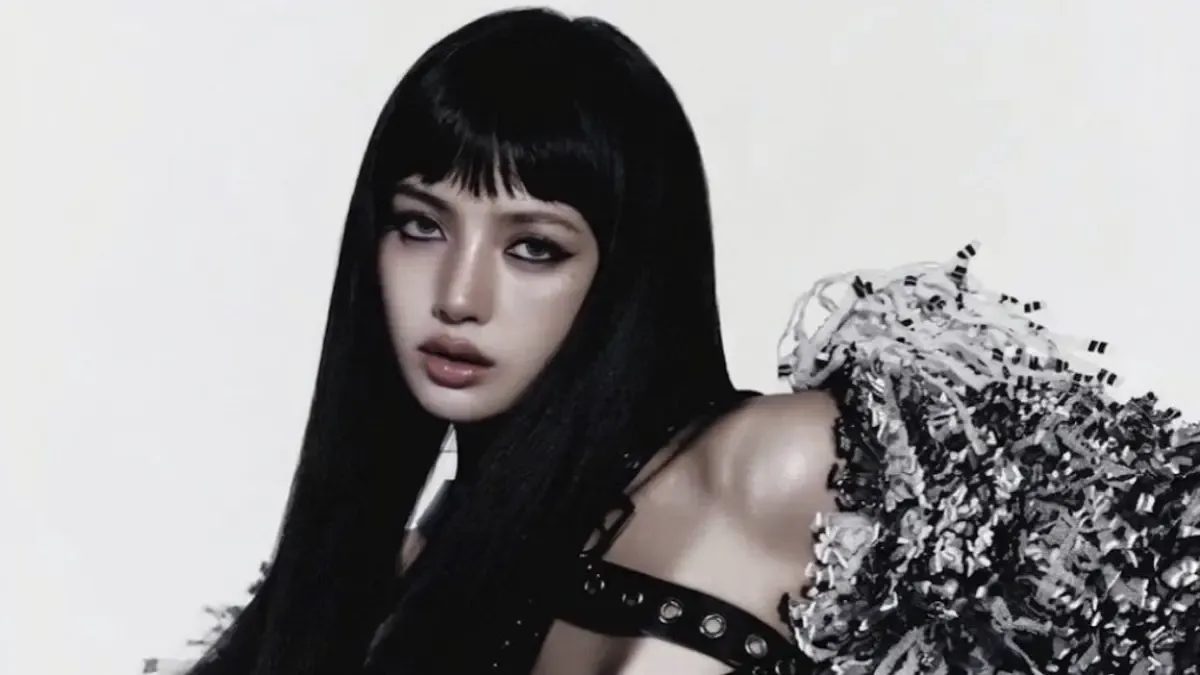 Lisa Mengubah EP PRESS PLAY Menjadi Pengalaman Sinematik