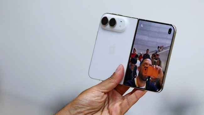 Layar iPhone Duo Retak di Engsel? Syarat dan Cara Mengajukan Penggantian