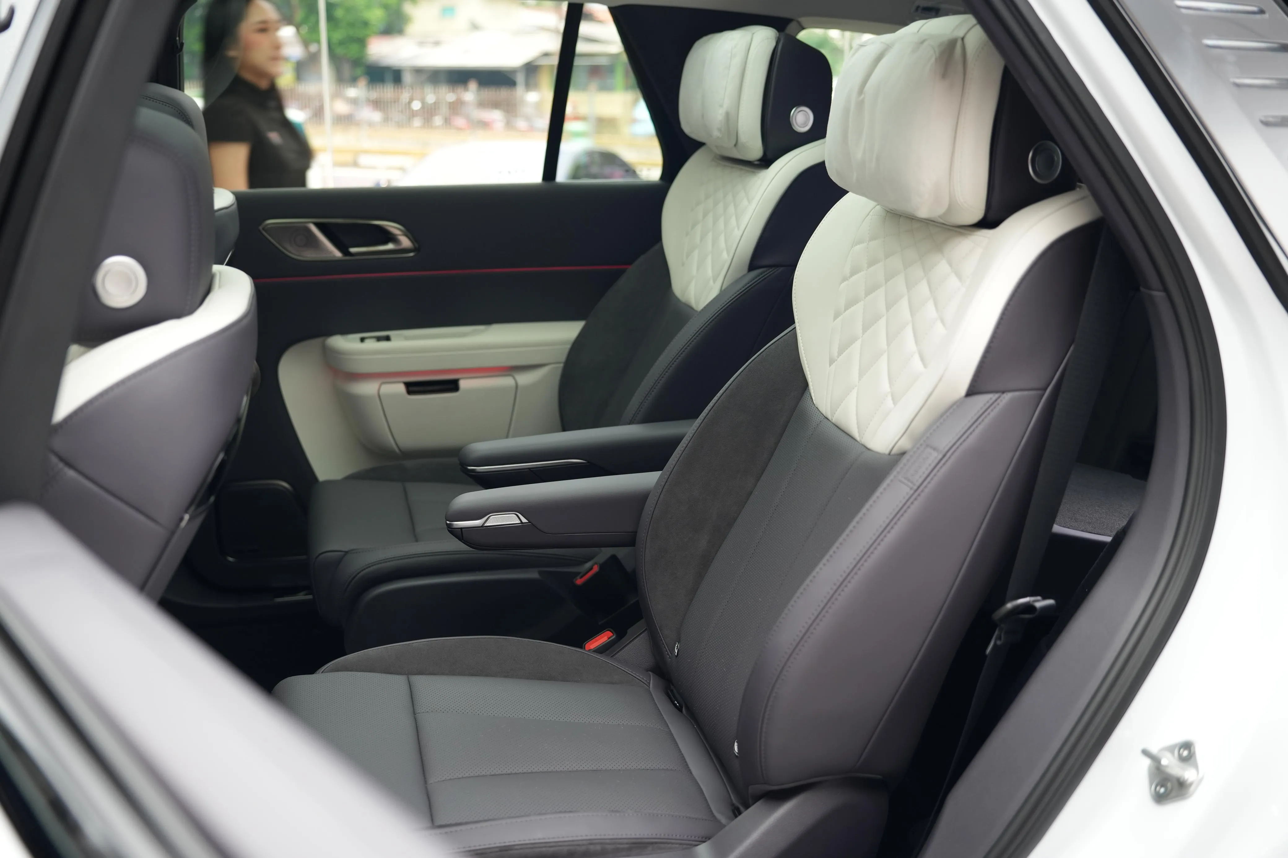 Hongqi E-HS9: Strategi Teknologi untuk Kelas Premium