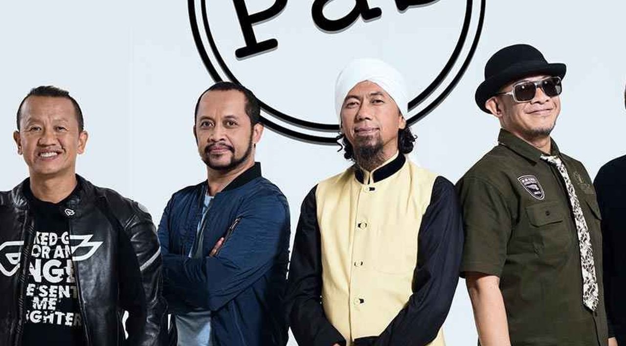 Ribuan Penonton Padati Konser PAS Band di Tenjolaya