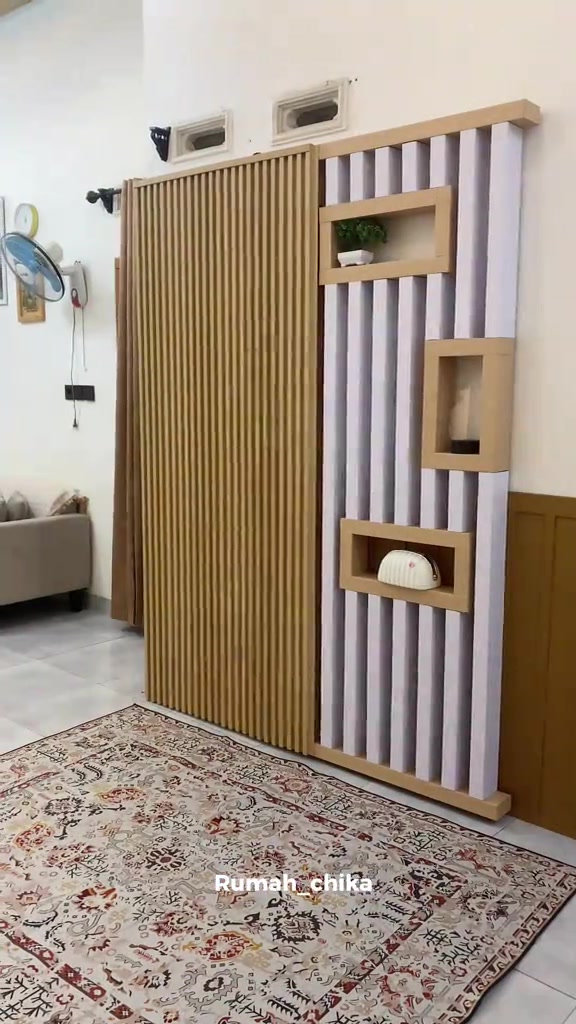 Sekat Ruang Tamu yang Bikin Rumah Lebih Privat tapi Tetap Lega