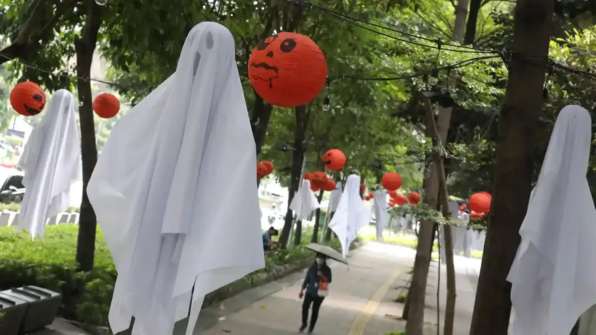 40 Ide Kostum Halloween Anti-Mainstream dengan Makeup Kreatif
