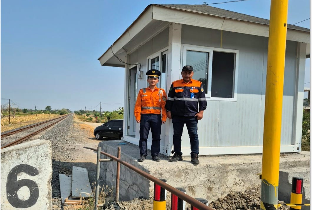 Keselamatan Perlintasan: Penjaga dan Fasilitas Harus Berjalan Bersama