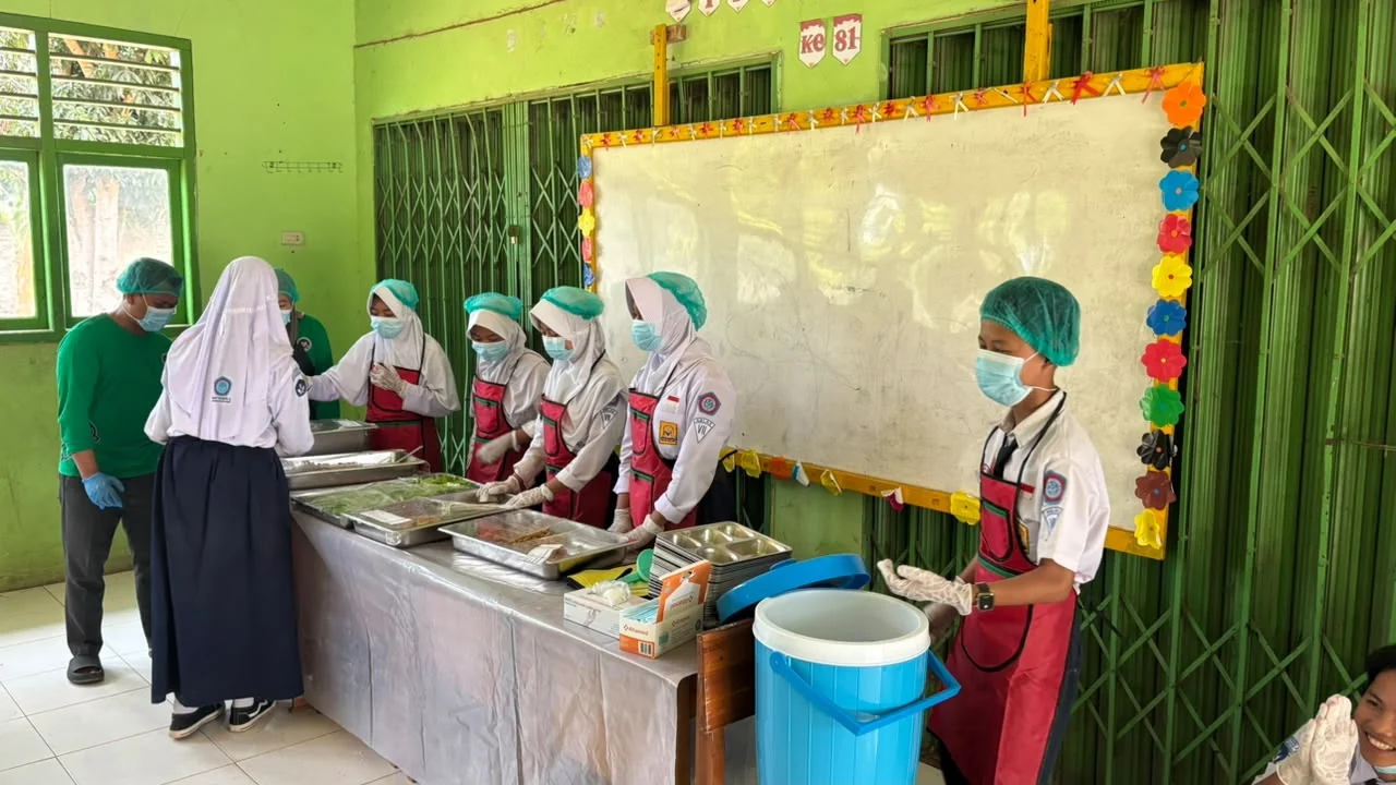Prasmanan MBG: Pelajaran Karakter, Tantangan Penerapan