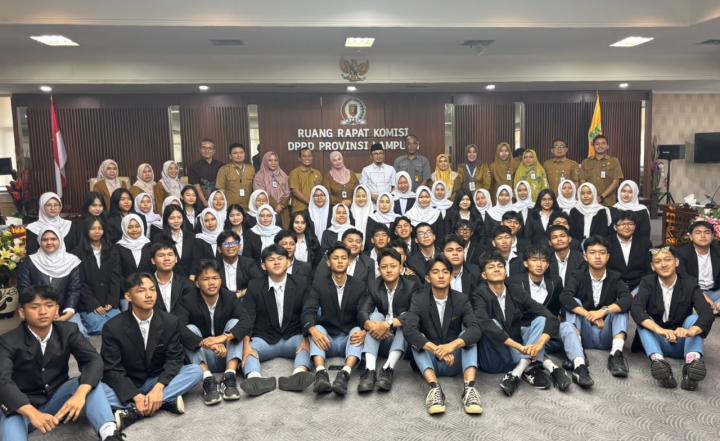 Dari Gedung Parlemen hingga Museum, Pelajar Belajar Demokrasi
