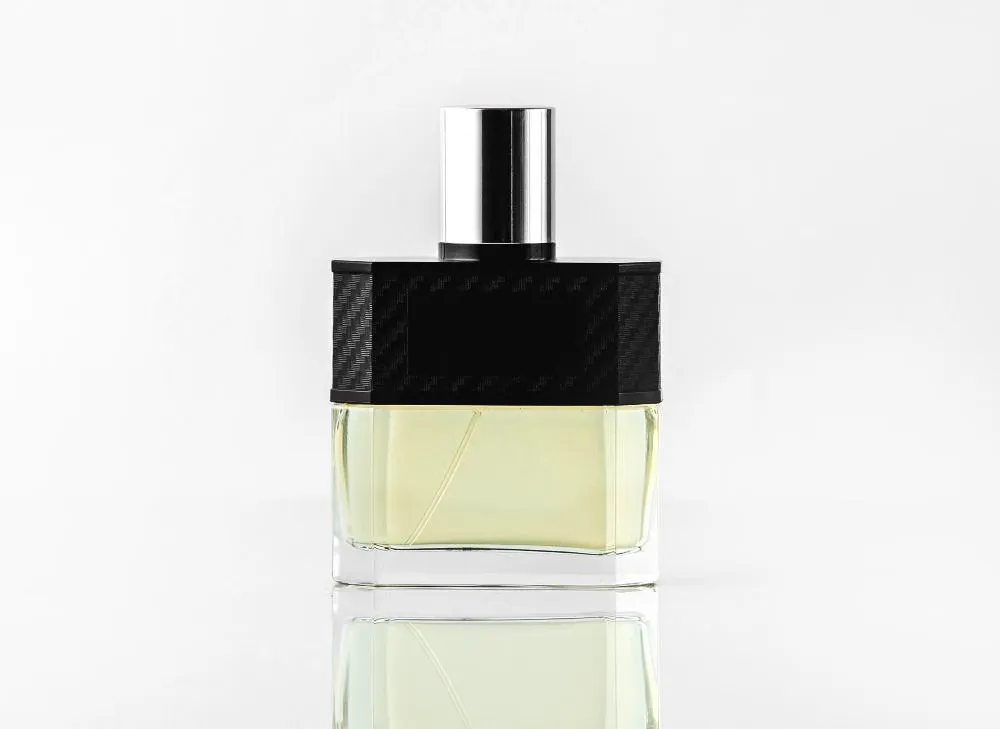 5 Parfum Spicy Woody Terbaik untuk Aroma Maskulin Hangat