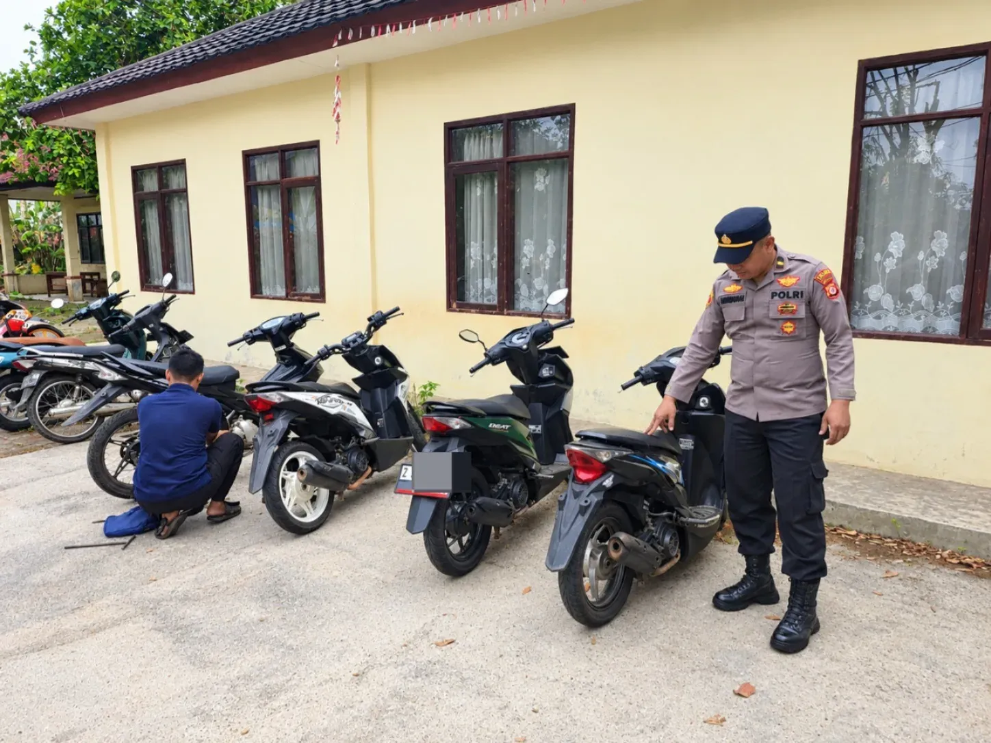 Razia Knalpot Brong: Penindakan di Jalan dan Pembinaan di Sekolah