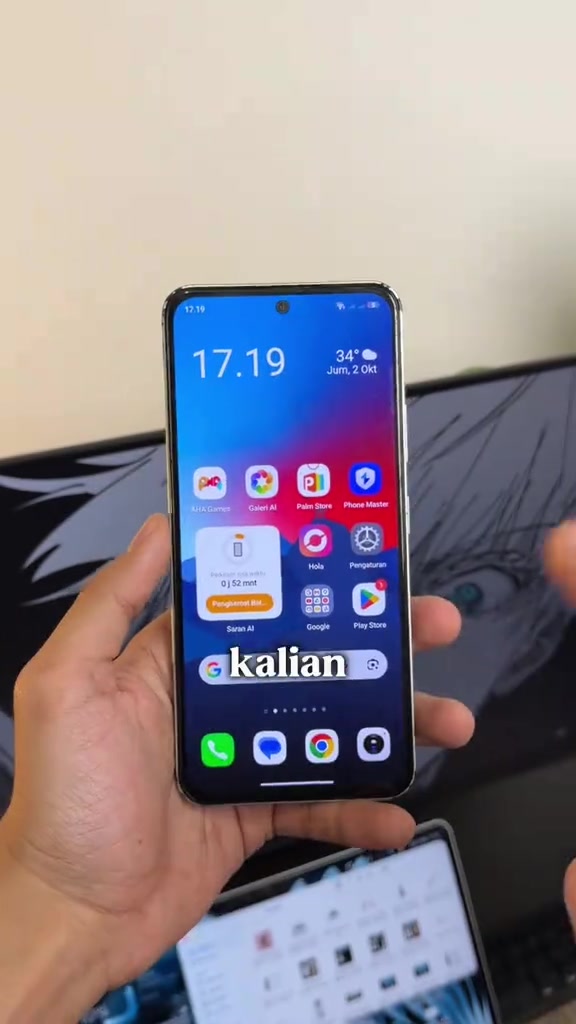 Layar utama Android dengan ikon Pengaturan yang bisa dibuka untuk mencari fitur