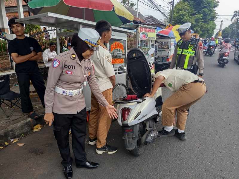 Operasi Patuh Candi: 85 Pengendara Ditegur, 43 Ditindak