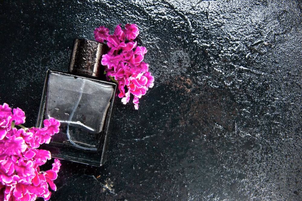 Cara Memilih Parfum Musim Hujan yang Nyaman dan Tahan Lama