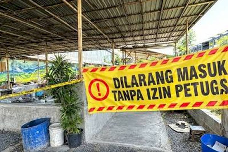Penggeledahan Dua Lokasi, Sajam dan Busur Disita