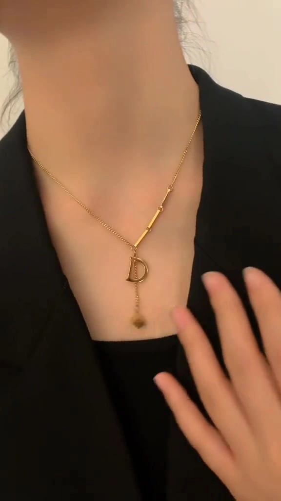 Kalung Huruf Titanium Lagi Ramai, Ini Versi Lokal yang Aku Lirik untuk Harian