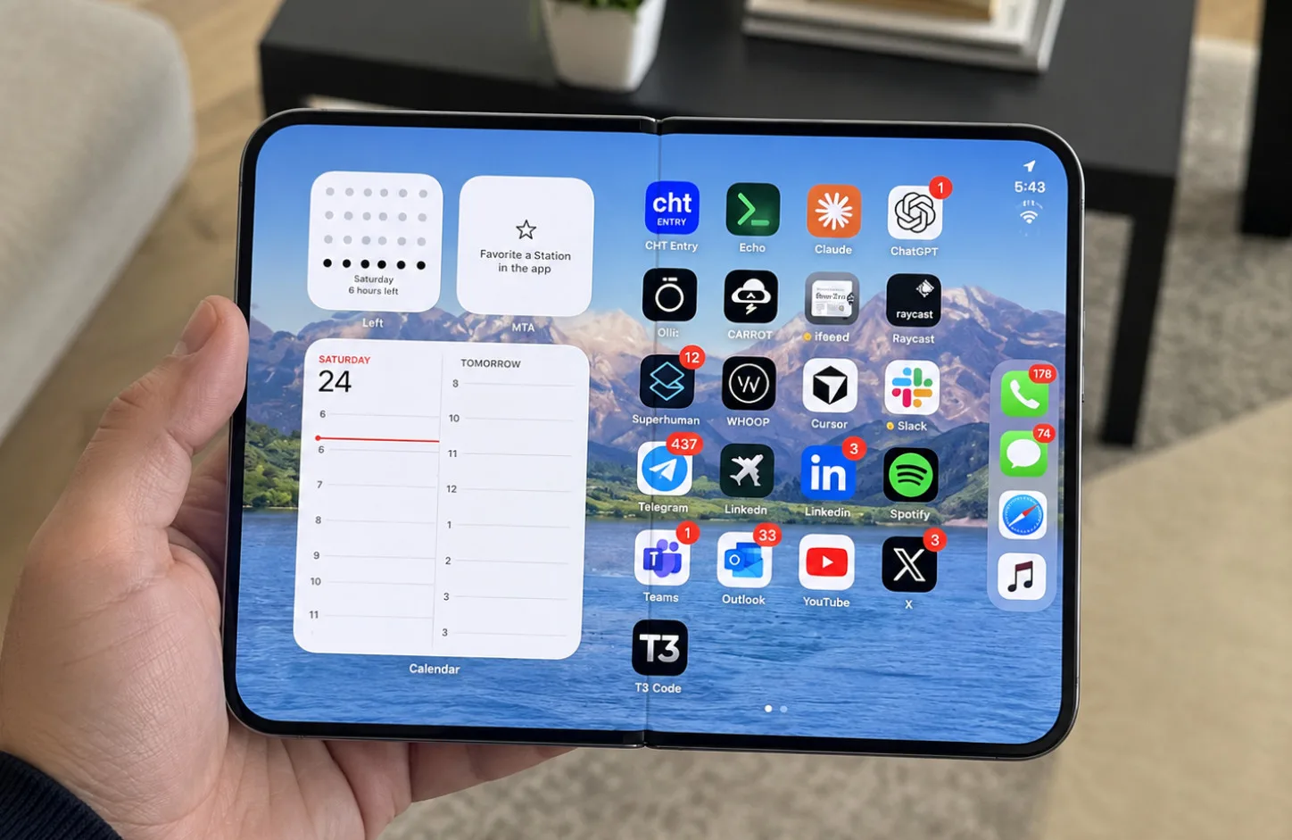 Layar iPhone Duo Retak di Engsel: Penyebab dan Respons Apple
