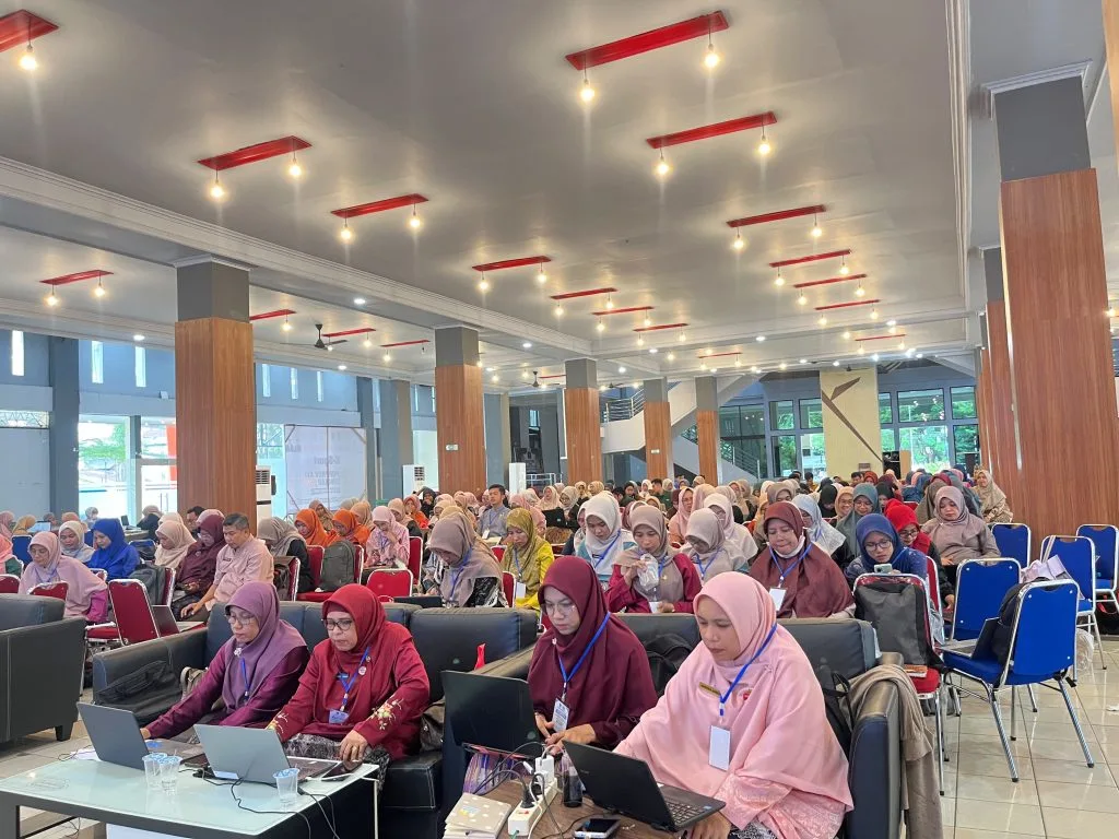Dari Literasi Digital hingga AI, Guru Disiapkan untuk Kelas Modern
