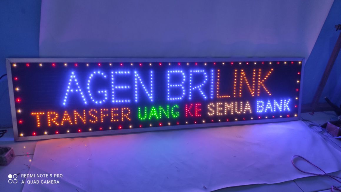 Harga Baru Turun: TULISAN LAMPU LED