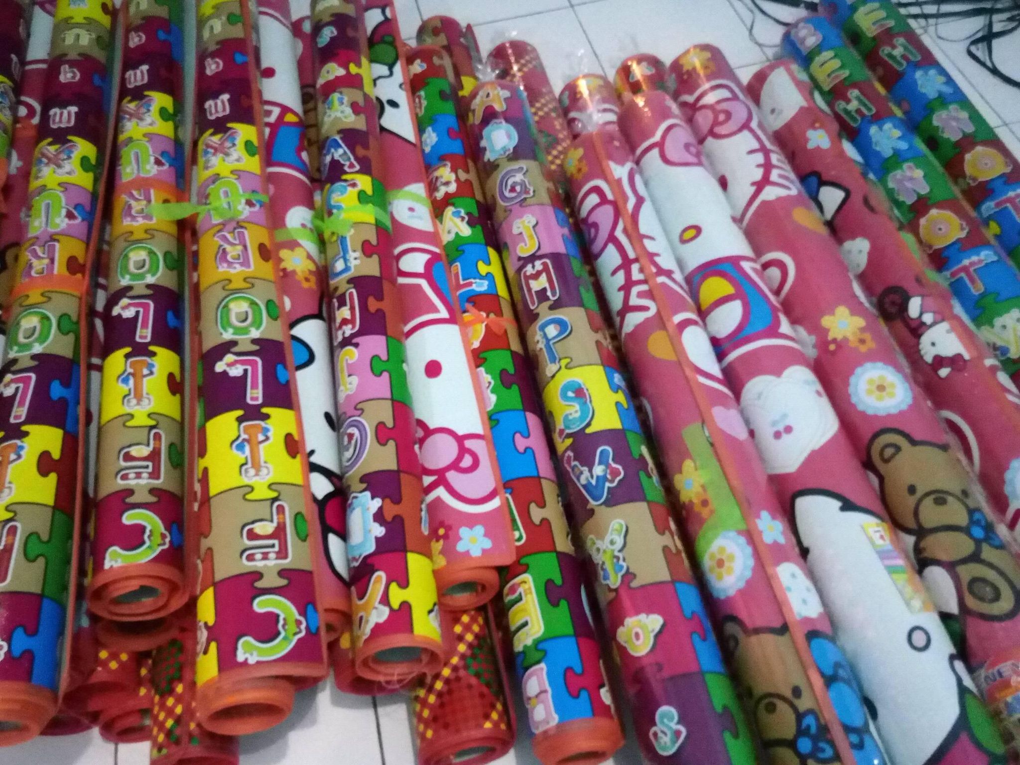 Turun 26%: karpet karakter JUMBO 200 ×
