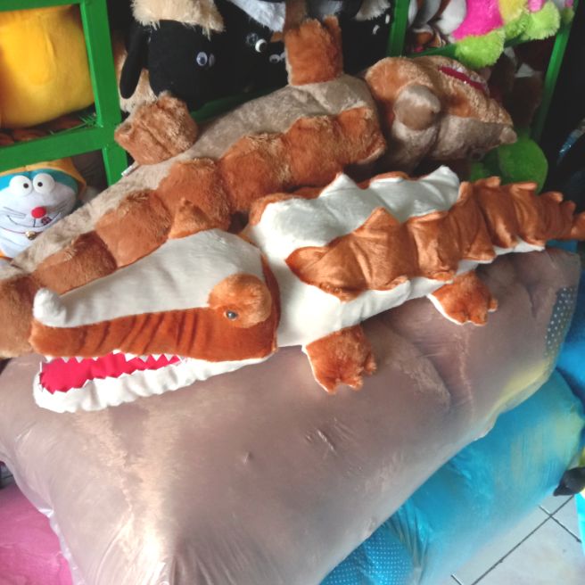 Harga Baru Turun: BONEKA BUAYA JUMBO