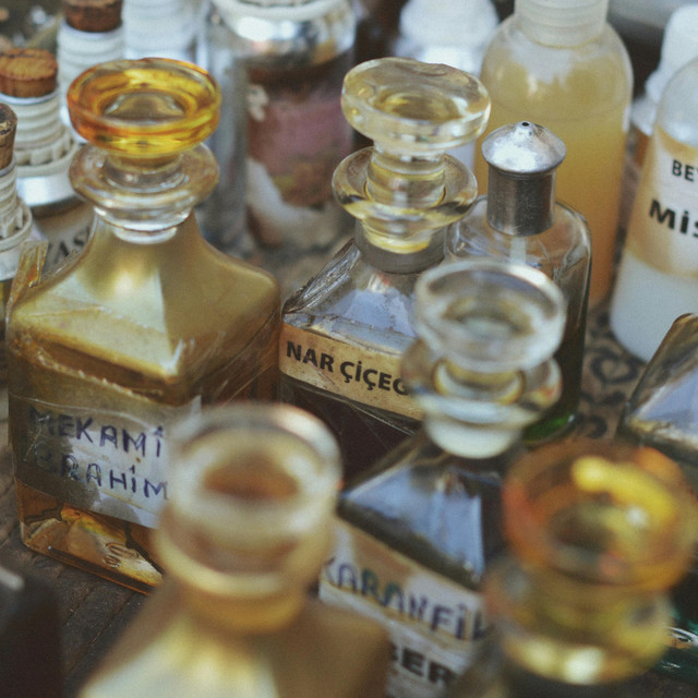 Panduan Layering Parfum untuk Liburan, Semua Orang Auto Nempel!